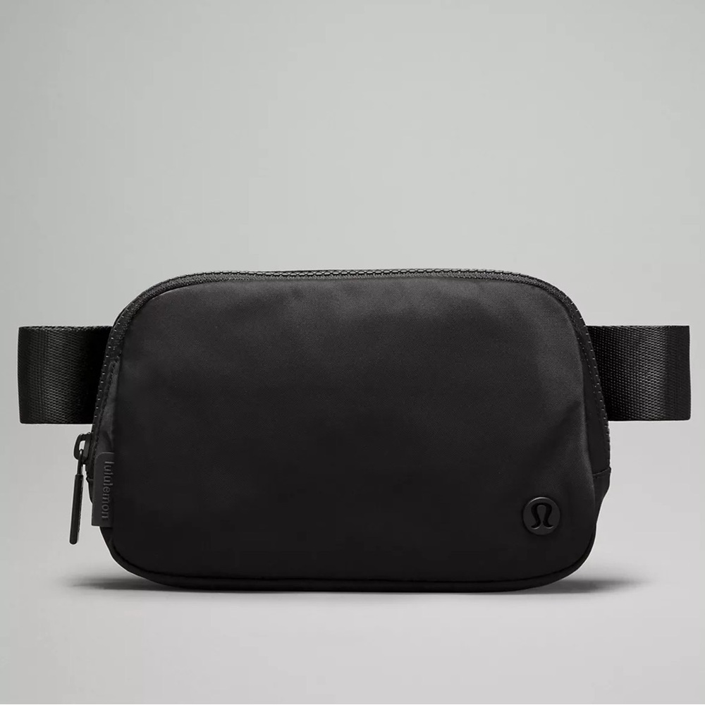 lululemon Everywhere Black Belt Bag